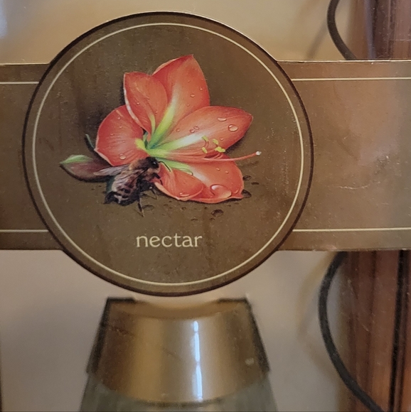 Pure Radiance by Yankee Candle Premium Reed Diffuser in Nectar NIB - SOLD - Picture 2 of 5